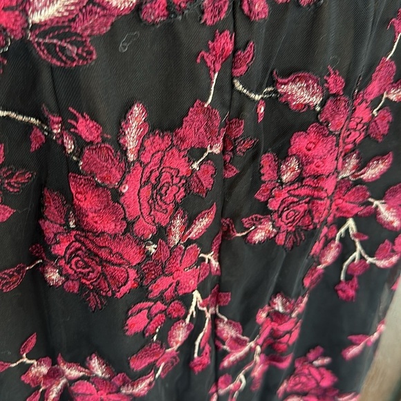 Marchesa Floral Lace Dress size 2 - Black and red - Picture 7 of 8